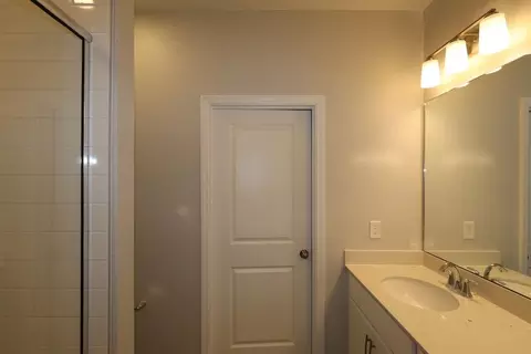 Bath - 1345 Hyde St, Saint Cloud, FL 34771 photo 2 of 6