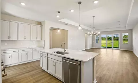 Kitchen - 10045 Hidden Hammock Loop, Parrish, FL 34219 photo 2 of 6