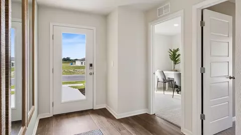 Entry Way - 5530 Savona Dr, Sebring, FL 33872 photo 2 of 5