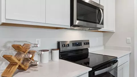 Kitchen - 5530 Savona Dr, Sebring, FL 33872 photo 3 of 7