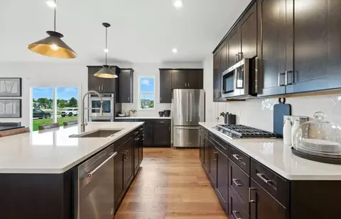 Kitchen - 5852 Hawkweed Dr, Naperville, IL 60564 photo 2 of 6