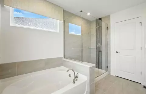 Bath - 5852 Hawkweed Dr, Naperville, IL 60564 photo 3 of 5