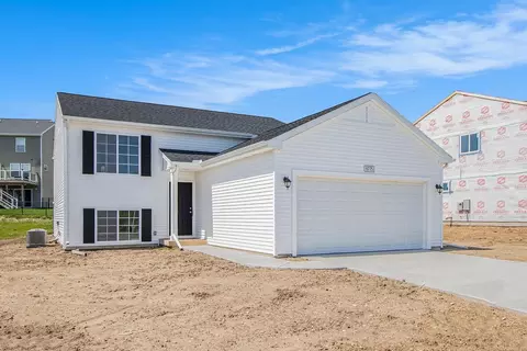 1069 Ridgetop Cir, Kalamazoo, MI 49009