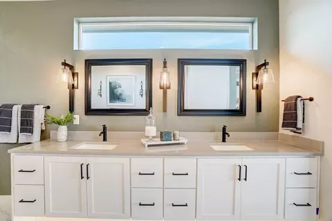 Bath - 1432 Alyssa Dr, Timnath, CO 80547 photo 6 of 10