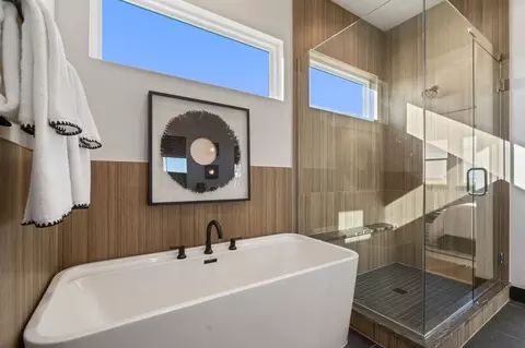 Bath - 1432 Alyssa Dr, Timnath, CO 80547 photo 3 of 10
