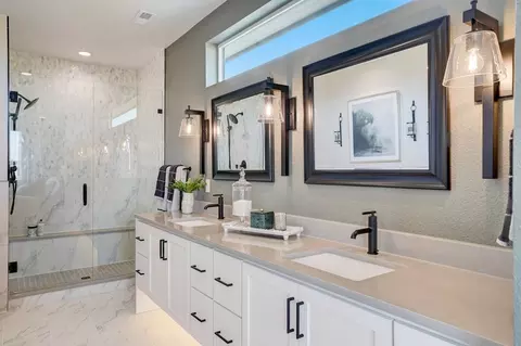 Bath - 1432 Alyssa Dr, Timnath, CO 80547 photo 7 of 10