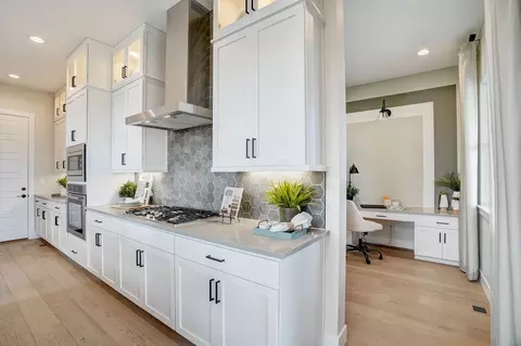 Kitchen - 1432 Alyssa Dr, Timnath, CO 80547 photo 7 of 10