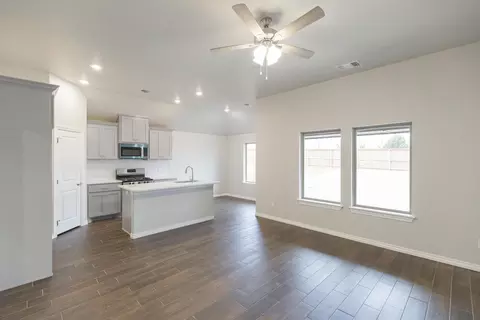 Living - 17252 Billy Rd, Washington, OK 73093 photo 6 of 9