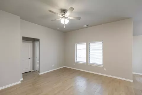 Living - 17252 Billy Rd, Washington, OK 73093 photo 4 of 9