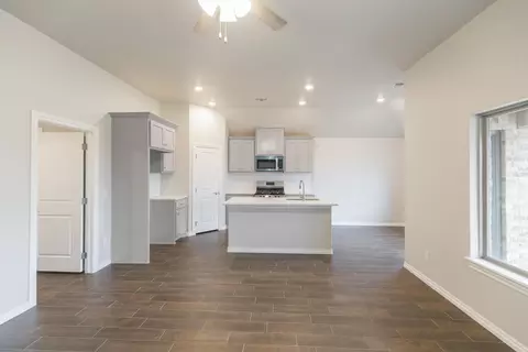 Living - 17252 Billy Rd, Washington, OK 73093 photo 5 of 9