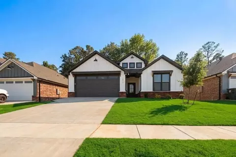 7917 Greenhill Dr, Tyler, TX 75703