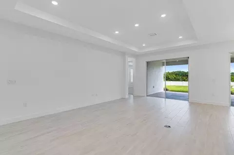 Living - 1009 Tassleflower Trl, Saint Cloud, FL 34771 photo 2 of 6