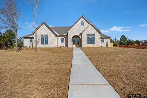 302 Heath Cir, Bullard, TX 75757