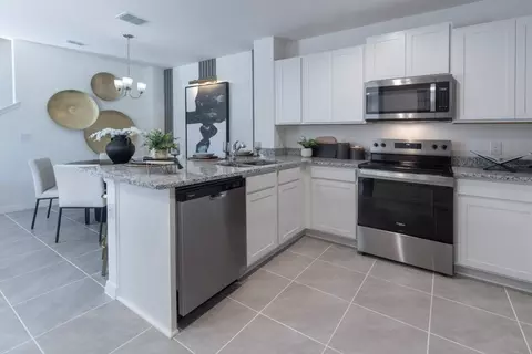 Kitchen - 2011 Town Pasture Dr, Eustis, FL 32726 photo 2 of 5