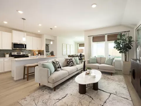 Living - 16304 Kiki Pointe Ct, Conroe, TX 77302 photo 1 of 2