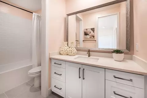 Bath - 141 Starhaven, Irvine, CA 92618 photo 4 of 7
