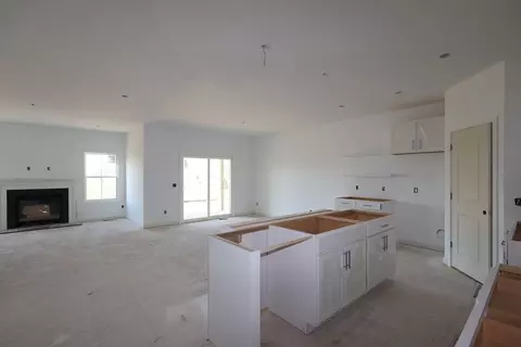 Living - 7755 Hank Dr, Springfield, OH 43528 photo 1 of 2