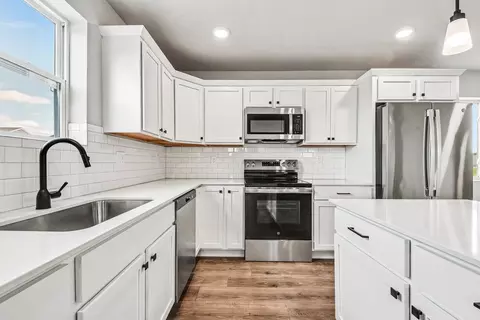 Kitchen - Ridgetop Circle, Kalamazoo, MI 49009 photo 2 of 6