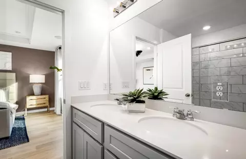 Bath - 117 Eagle Valley Dr, Elgin, TX 78621 photo 1 of 1