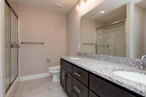 Bath - 822 S Ridgemont Dr, Nixa, MO 65714 photo 2 of 3