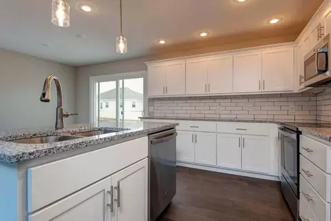 Kitchen - 822 S Ridgemont Dr, Nixa, MO 65714 photo 4 of 4
