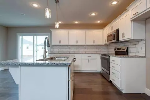 Kitchen - 822 S Ridgemont Dr, Nixa, MO 65714 photo 3 of 4