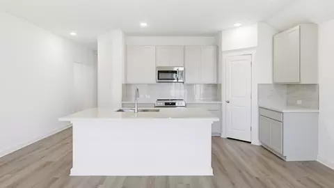 Kitchen - 421 Citation Dr, Jarrell, TX 76537 photo 1 of 2