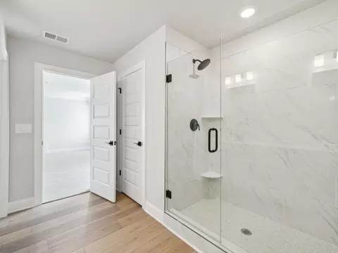 Bath - 1297 Whitman Cir, Monroe, GA 30656 photo 3 of 7