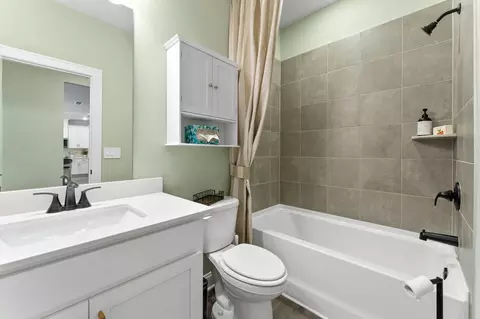 Bath - 1297 Whitman Cir, Monroe, GA 30656 photo 5 of 7