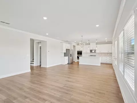 Living - 1297 Whitman Cir, Monroe, GA 30656 photo 3 of 6