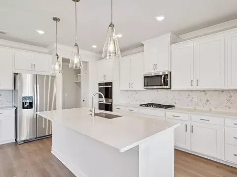 Kitchen - 1297 Whitman Cir, Monroe, GA 30656 photo 2 of 6