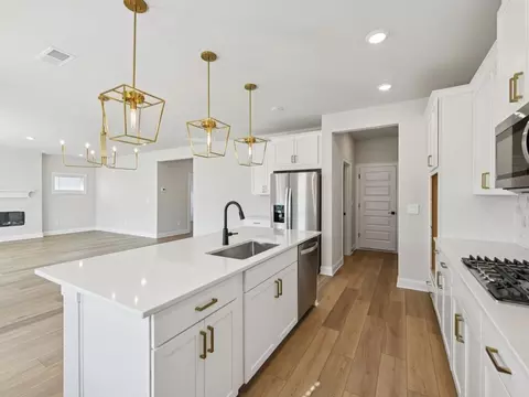 Kitchen - 1297 Whitman Cir, Monroe, GA 30656 photo 2 of 5