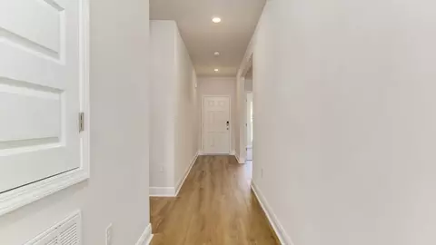 Entry Way - 5326 Macarthur Dr, Crestview, FL 32539 photo 4 of 5