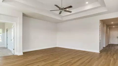 Living - 5326 Macarthur Dr, Crestview, FL 32539 photo 4 of 4