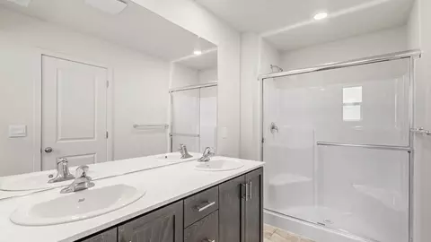 Bath - 3341 Eden Way, Eugene, OR 97404 photo 1 of 5
