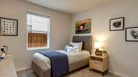 Bedroom - 3341 Eden Way, Eugene, OR 97404 photo 16 of 17