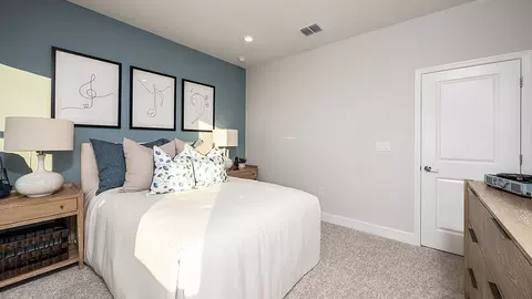 Bedroom - 19337 Lochside Ln, Mount Dora, FL 32757 photo 7 of 11