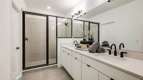 Bath - 19337 Lochside Ln, Mount Dora, FL 32757 photo 5 of 7