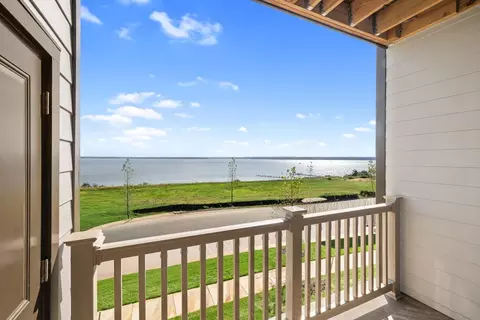 1570 River Heritage Blvd #203, Dumfries, VA 22026