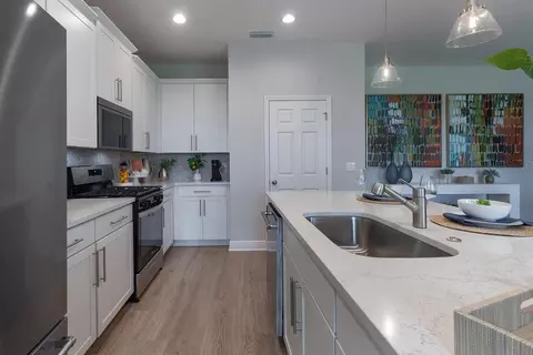 Kitchen - 2011 Town Pasture Dr, Eustis, FL 32726 photo 2 of 5