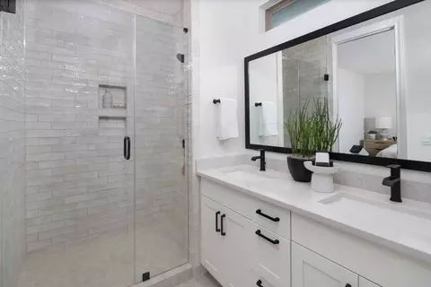 Bath - 161 International St, Buda, TX 78610 photo 2 of 2