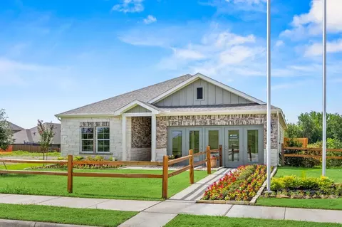 1001 Park Oak Ln, Crowley, TX 76036