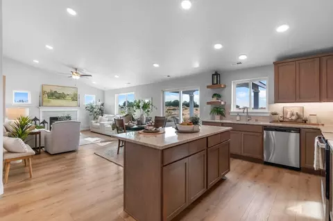 Kitchen - 5173 E Patchwork Dr, Nampa, ID 83686 photo 5 of 7