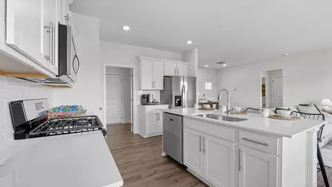 Kitchen - 17819 Green Rd, Gardner, KS 66030 photo 1 of 5