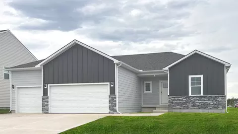 17819 Green Rd, Gardner, KS 66030