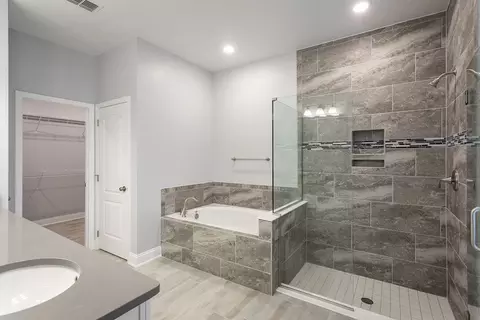 Bath - 5394 Lassen St, Saint Cloud, FL 34771 photo 1 of 2