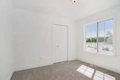 Bedroom - Valley View Court, Marshall, MI 49068 photo 2 of 8