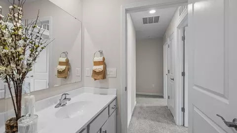 Entry Way - 1750 Franklin Pl, Springfield, OH 45503 photo 10 of 19