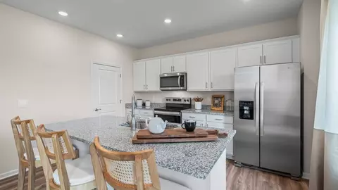 Kitchen - 1750 Franklin Pl, Springfield, OH 45503 photo 2 of 10