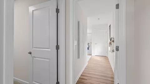 Entry Way - 1750 Franklin Pl, Springfield, OH 45503 photo 7 of 19